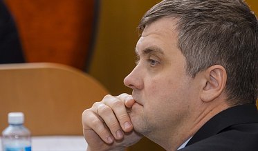 Евгений Солнцев впервые отчитался перед депутатами Заксобрания